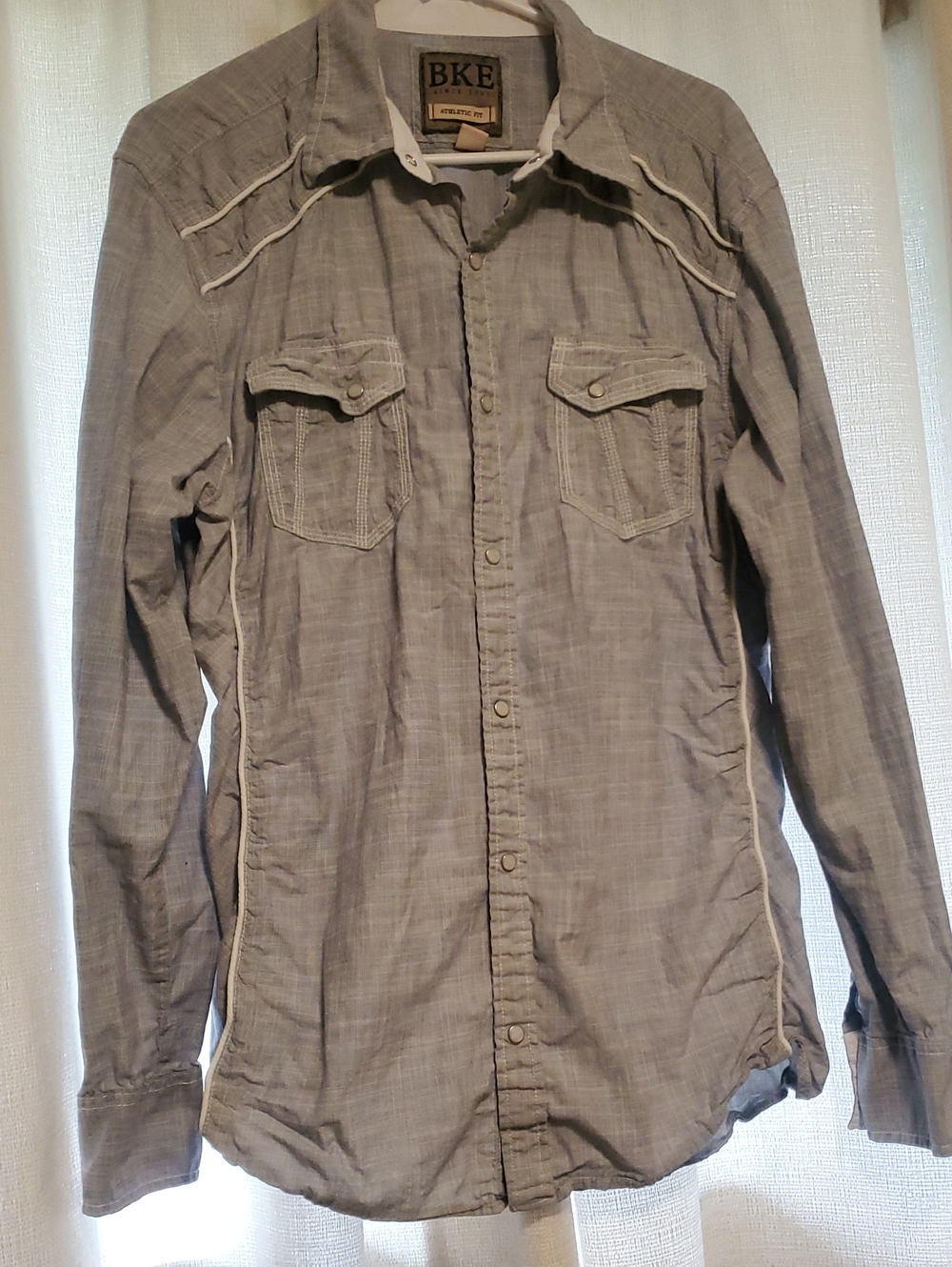 BKE Men's Button-Up Shirt in Gray with White Piping